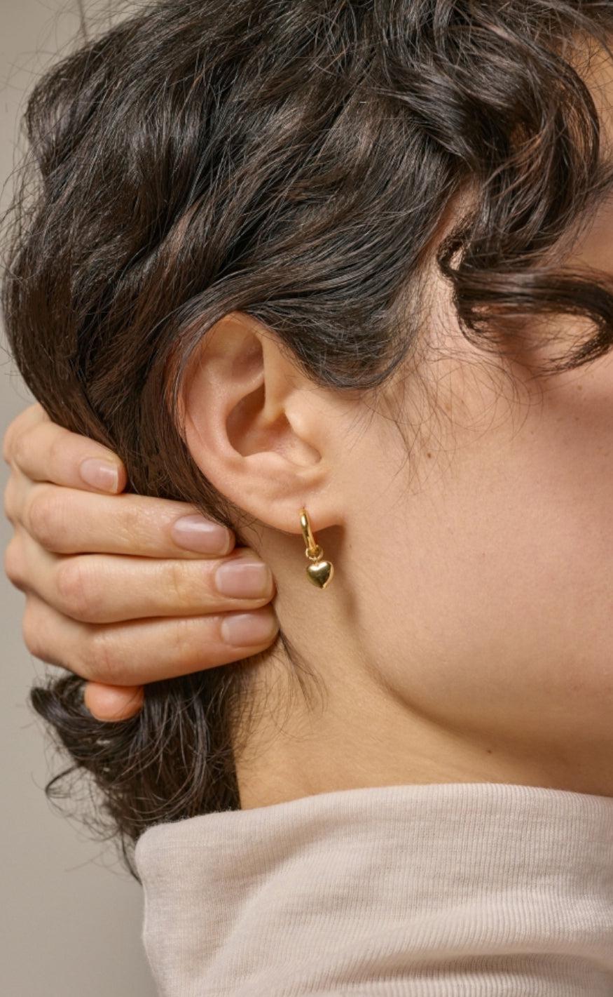 ENAMEL Copenhagen Øreringe - Amore Hoops - Gold Colour - Image 2