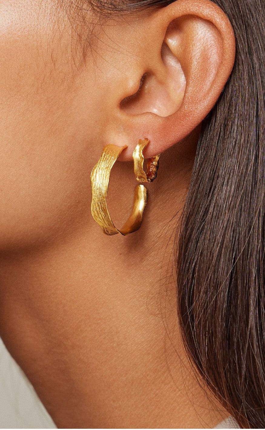 ENAMEL Copenhagen Øreringe - Hoops - Ane Large - Gold Colour - Image 2