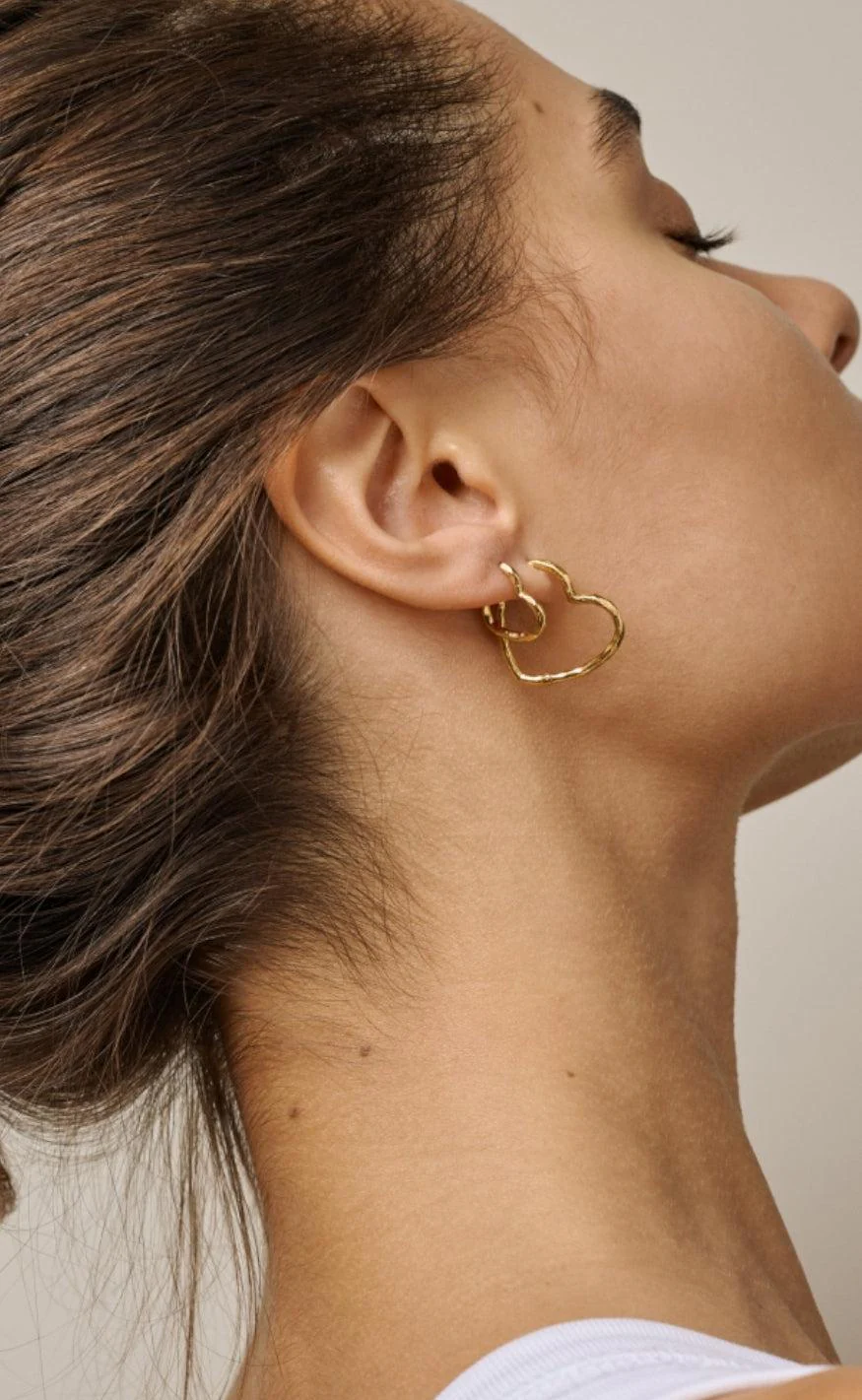 ENAMEL Copenhagen Øreringe - Organic Heart Small - Gold Colour - Image 2