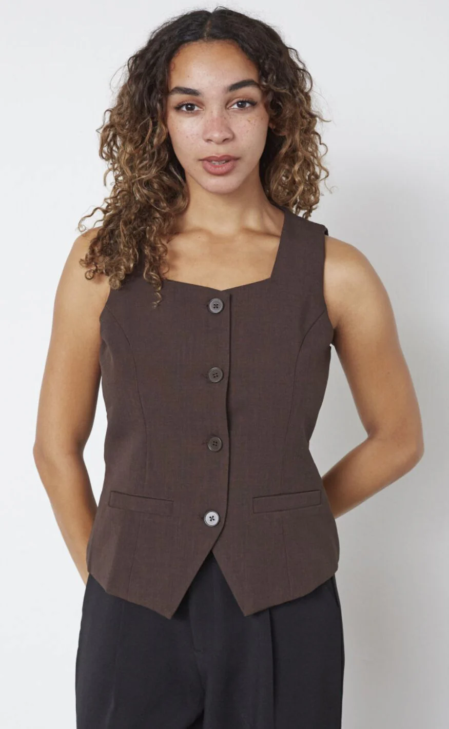 Sisters Point Vest - Gema-VE - D. Chocolate - Image 2