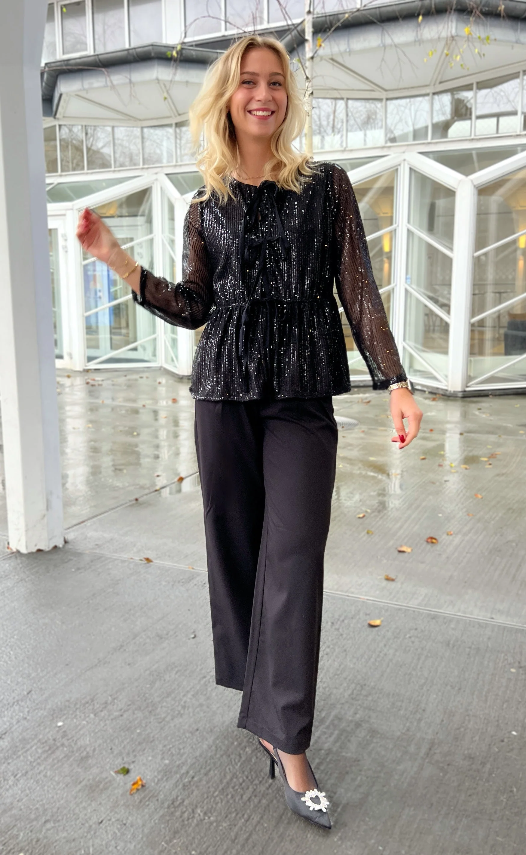 Say INA Copenhagen Bluse - Petra - Black Sequin - Image 3