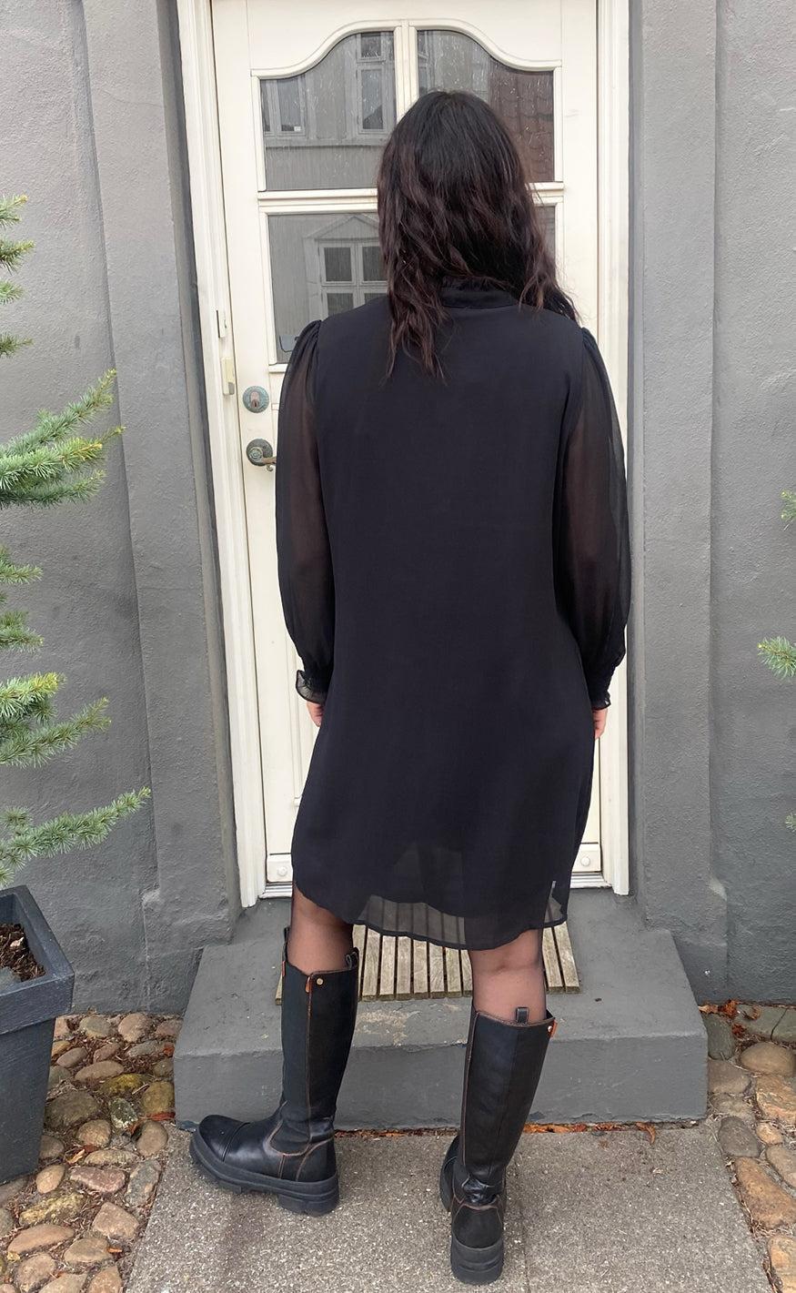 Say INA Copenhagen Kjole - Cami - Black - Image 10