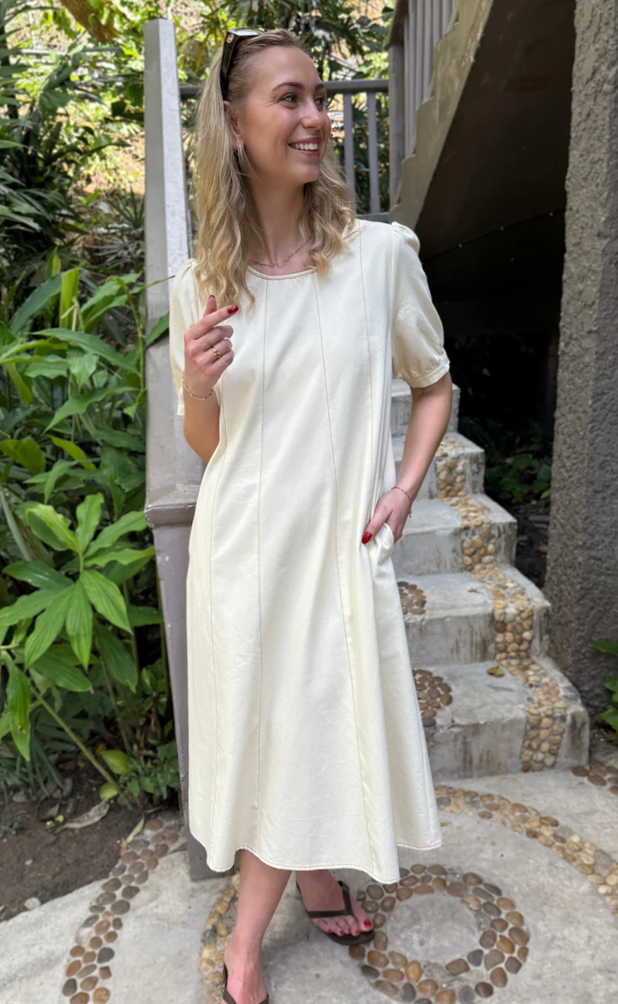 Say INA Copenhagen Kjole - Daniella Denim - Creme W. Brown Stitches - Image 6