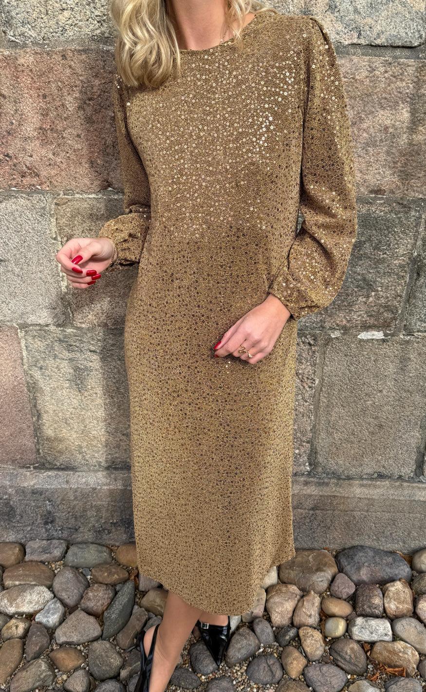 Say INA Copenhagen Kjole - Fia Long - Golden - Image 8