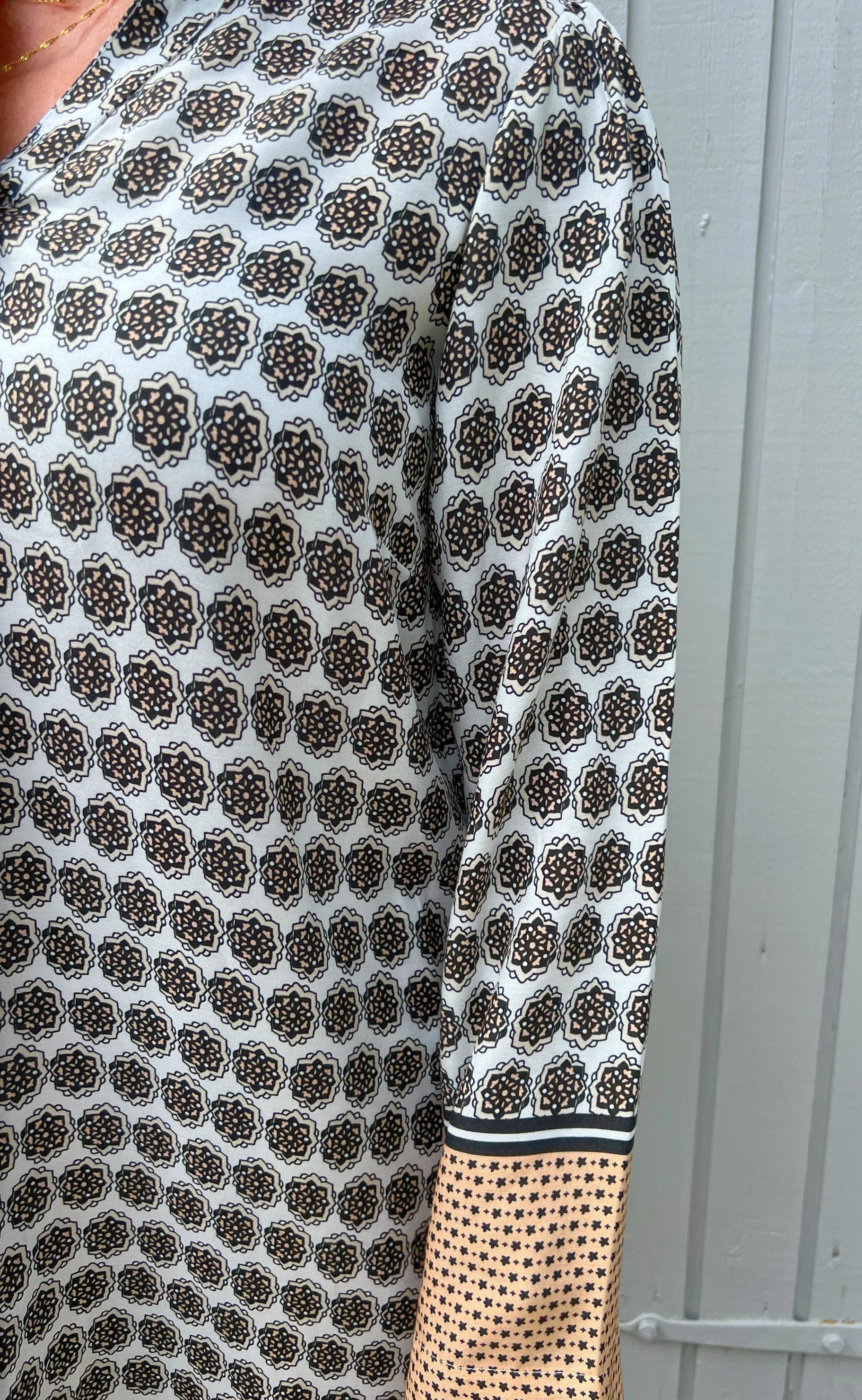 Say INA Copenhagen Kjole - Katia - Beige Print - Image 2
