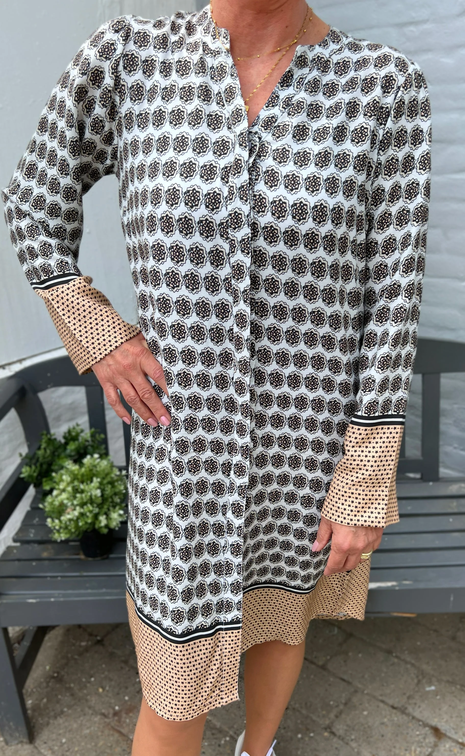 Say INA Copenhagen Kjole - Katia - Beige Print - Image 4
