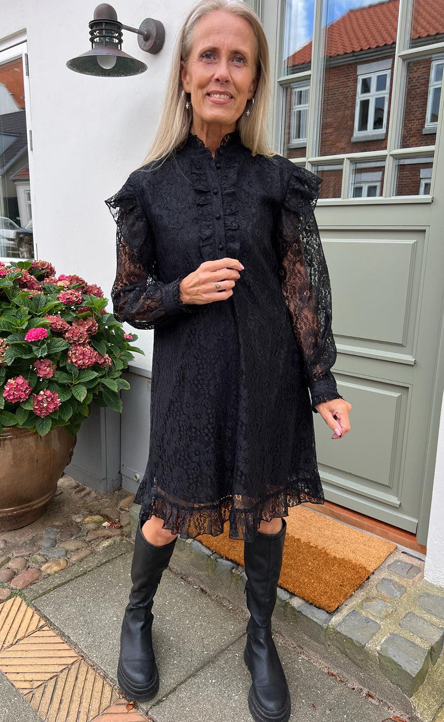 Say INA Copenhagen Kjole - Pia Lace - Black - Image 2