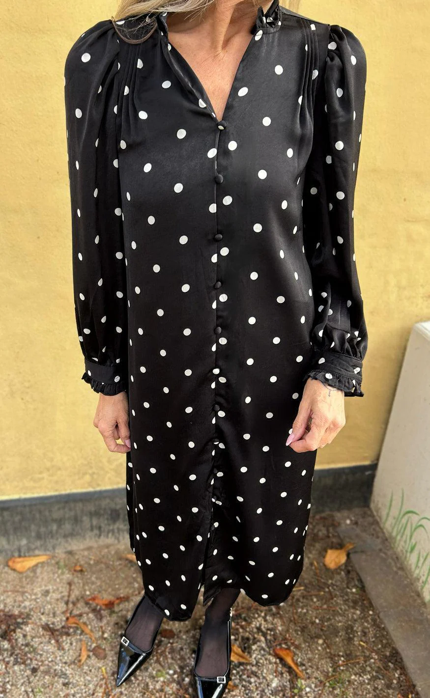 Say INA Copenhagen Kjole - Tiki - Black W. White Dots - Image 6