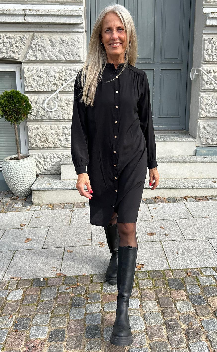 Say INA Copenhagen Kjole - Tina - Black - Image 10