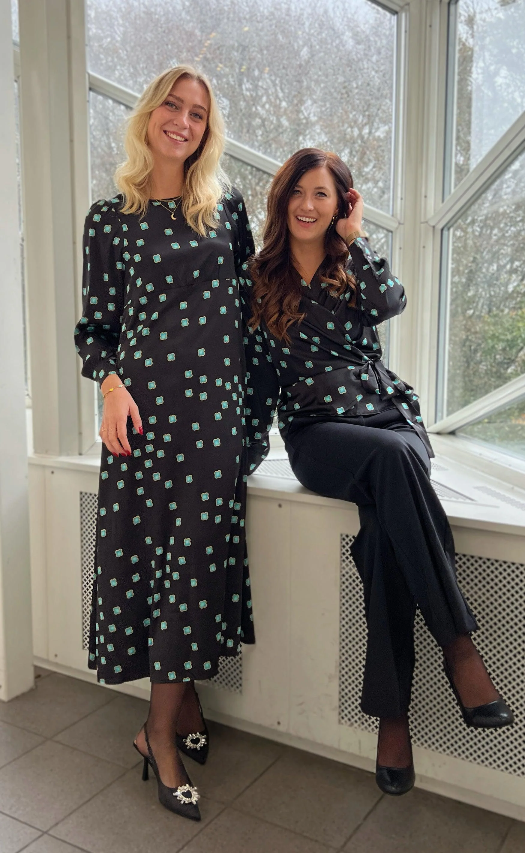 Say INA Copenhagen Bluse - Josse - Black/ Turquoise Print - Image 4