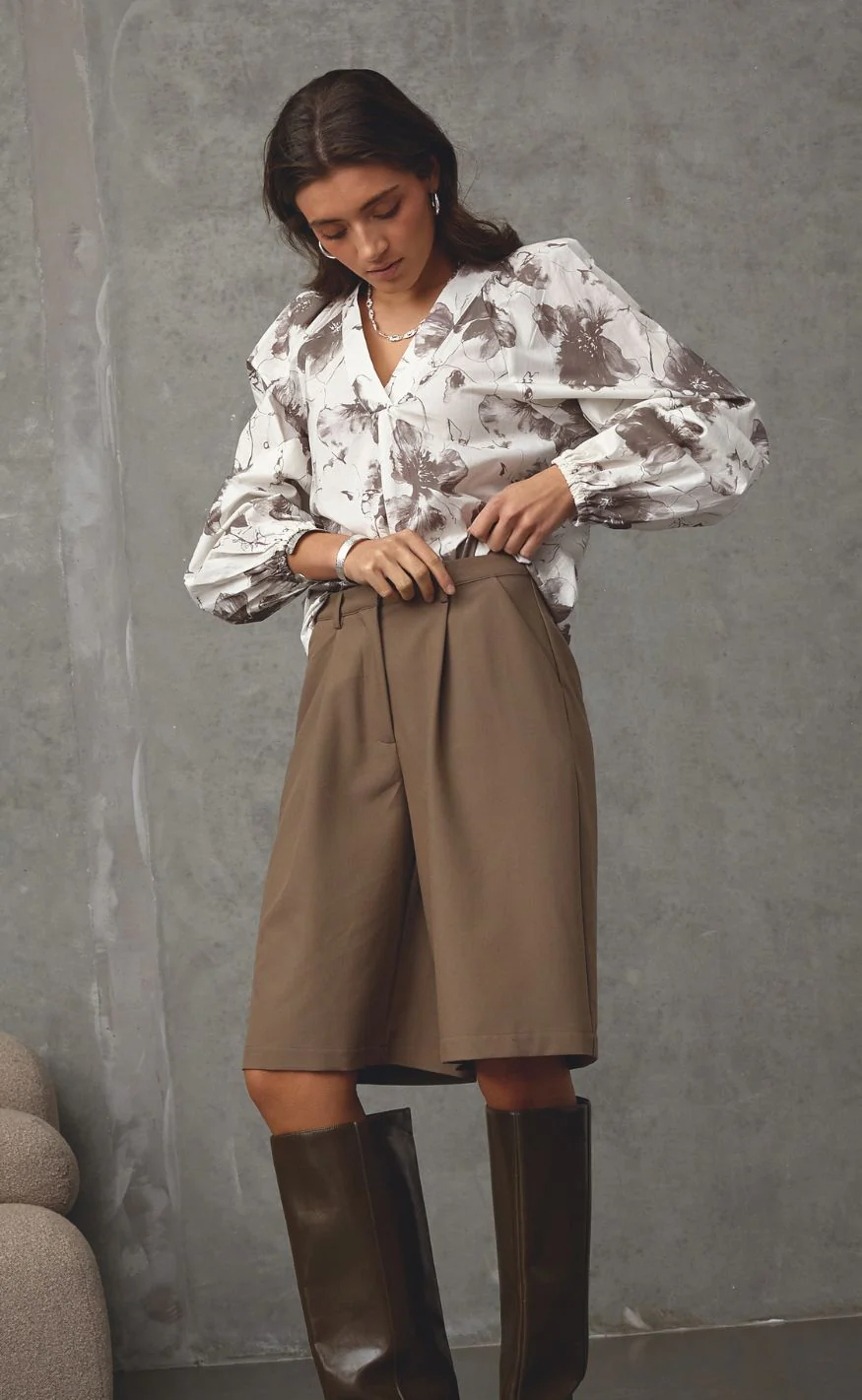 Love & Divine Bluse - Love1528 - Brown Flower - Image 2