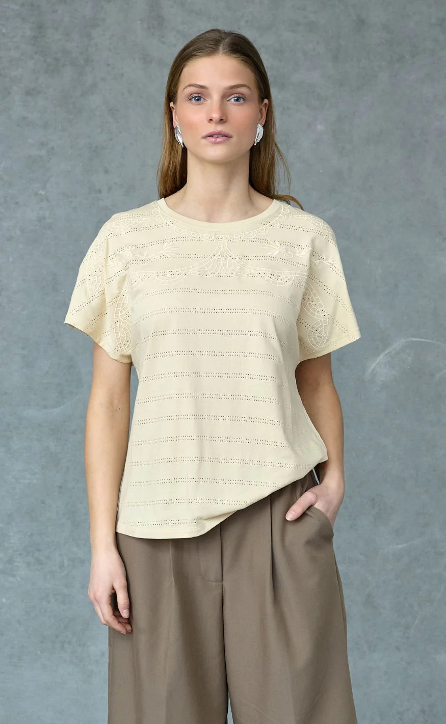 Love & Divine Bluse - Love1533 - Cream - Image 2