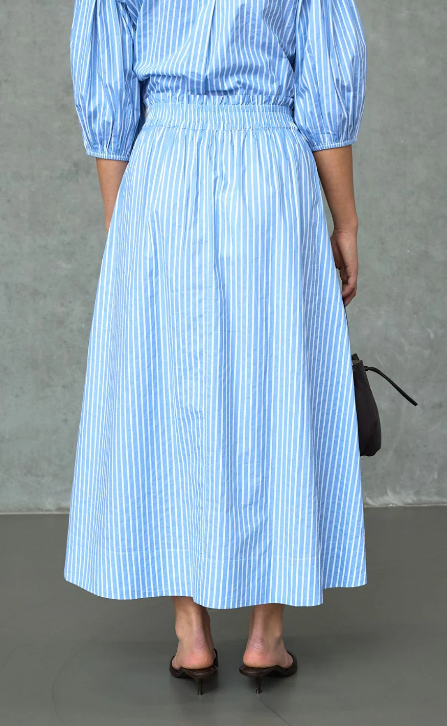 Love & Divine Nederdel - Love1538-1 - Blue Stripes - Image 3