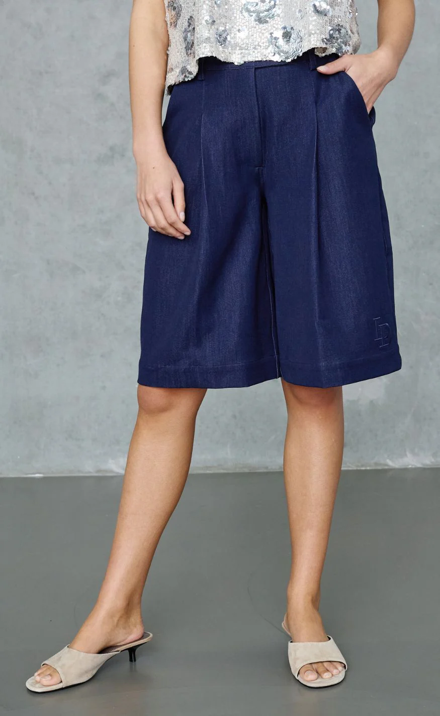 Love & Divine Shorts - Love1582 - Unwashed Denim - Image 7