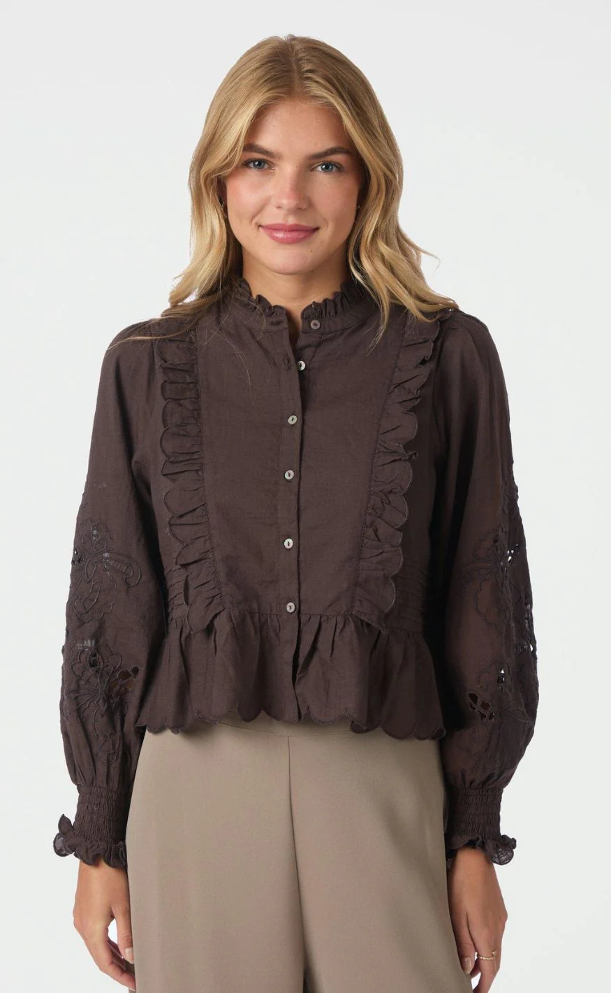Neo Noir Bluse - Petrine Embroidery - Dark Brown - Image 3