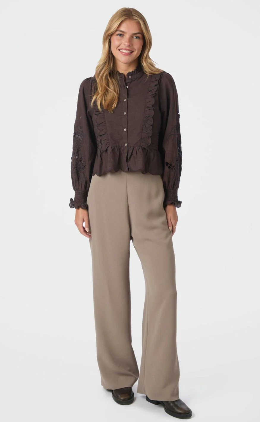Neo Noir Bluse - Petrine Embroidery - Dark Brown - Image 6