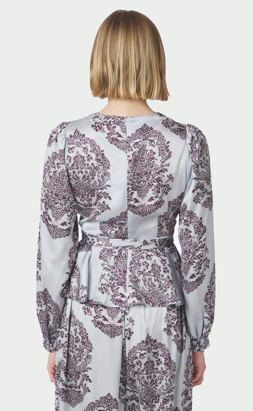 Neo Noir Bluse - Rista Deco Drop - Light Blue - Image 4