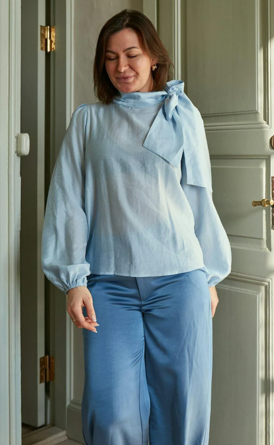 Neo Noir Bluse - Selene Crisp - Light Blue - Image 7