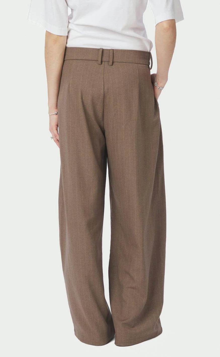 Neo Noir Bukser - Essiall Pinstripe - Taupe - Image 4