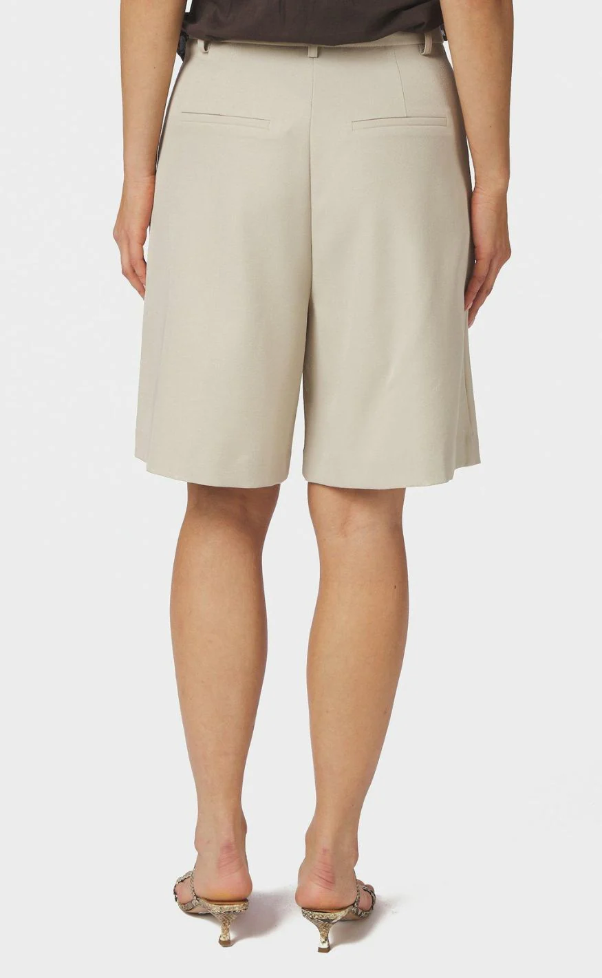 Neo Noir Shorts - Nika Structure - Creme - Image 3