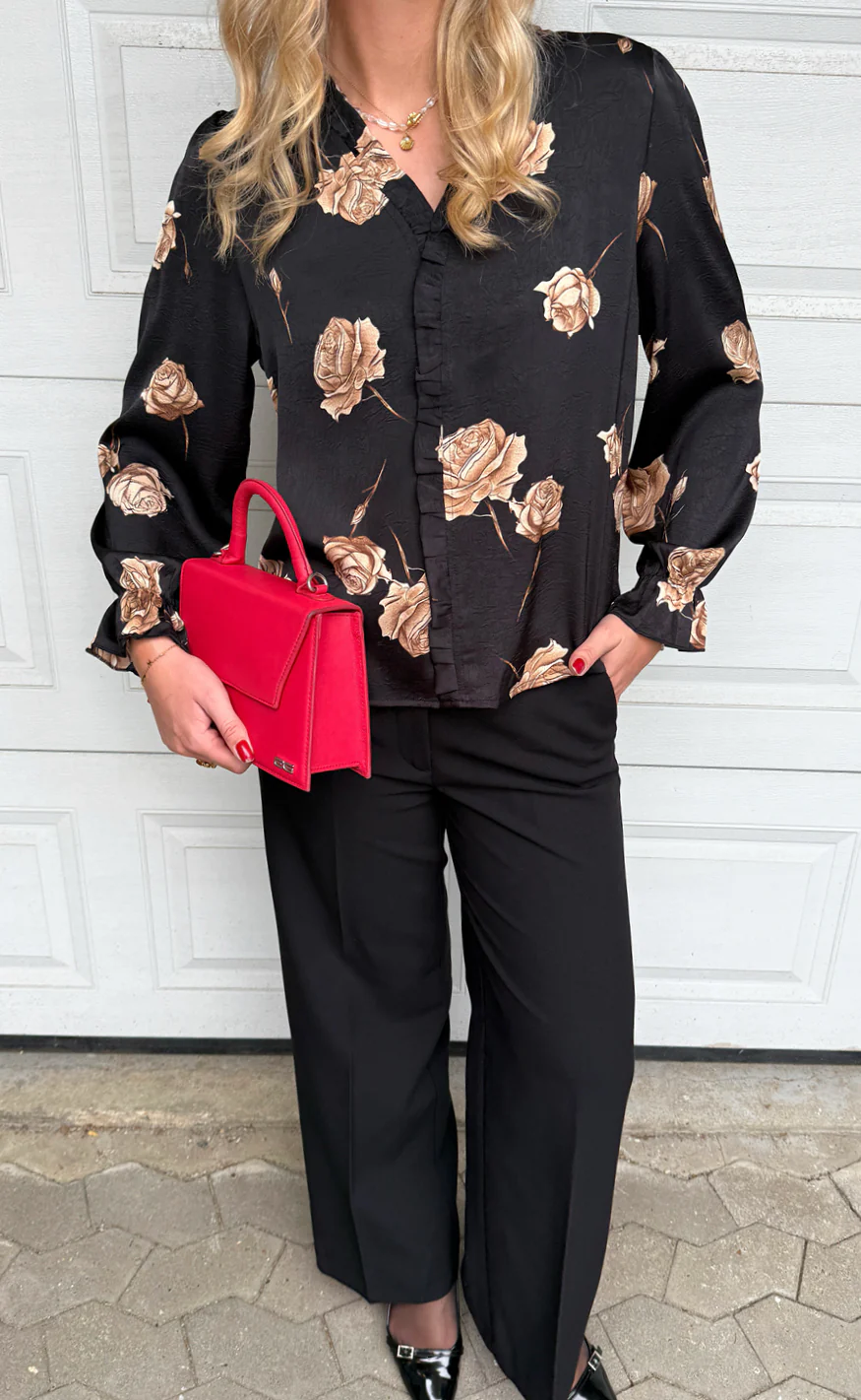 Say INA Copenhagen Bluse - Catja - Black W. Roses - Image 5