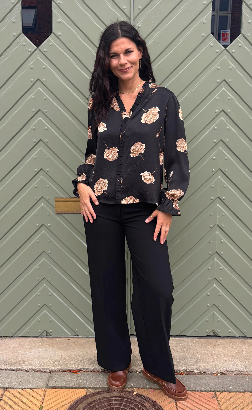 Say INA Copenhagen Bluse - Catja - Black W. Roses - Image 9