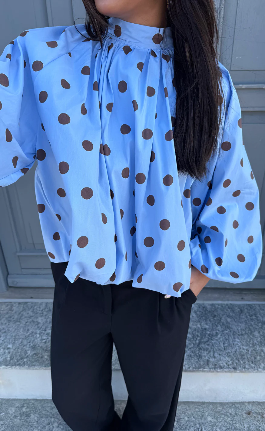 Say INA Copenhagen Bluse - Diana Dot - Blue W. Brown Dots - Image 4