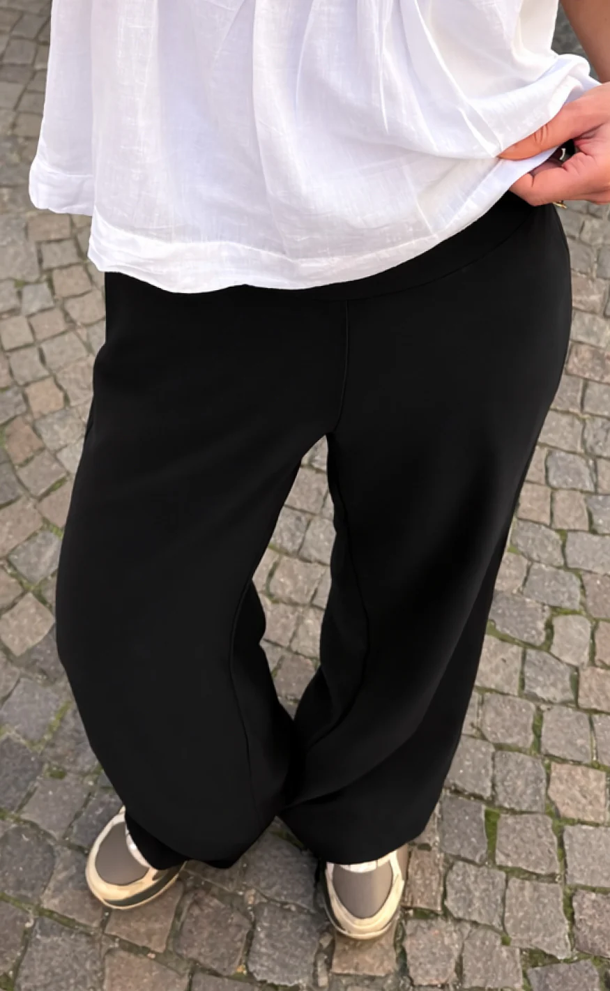 Say INA Copenhagen Bukser - Yasmin - Black - Image 2