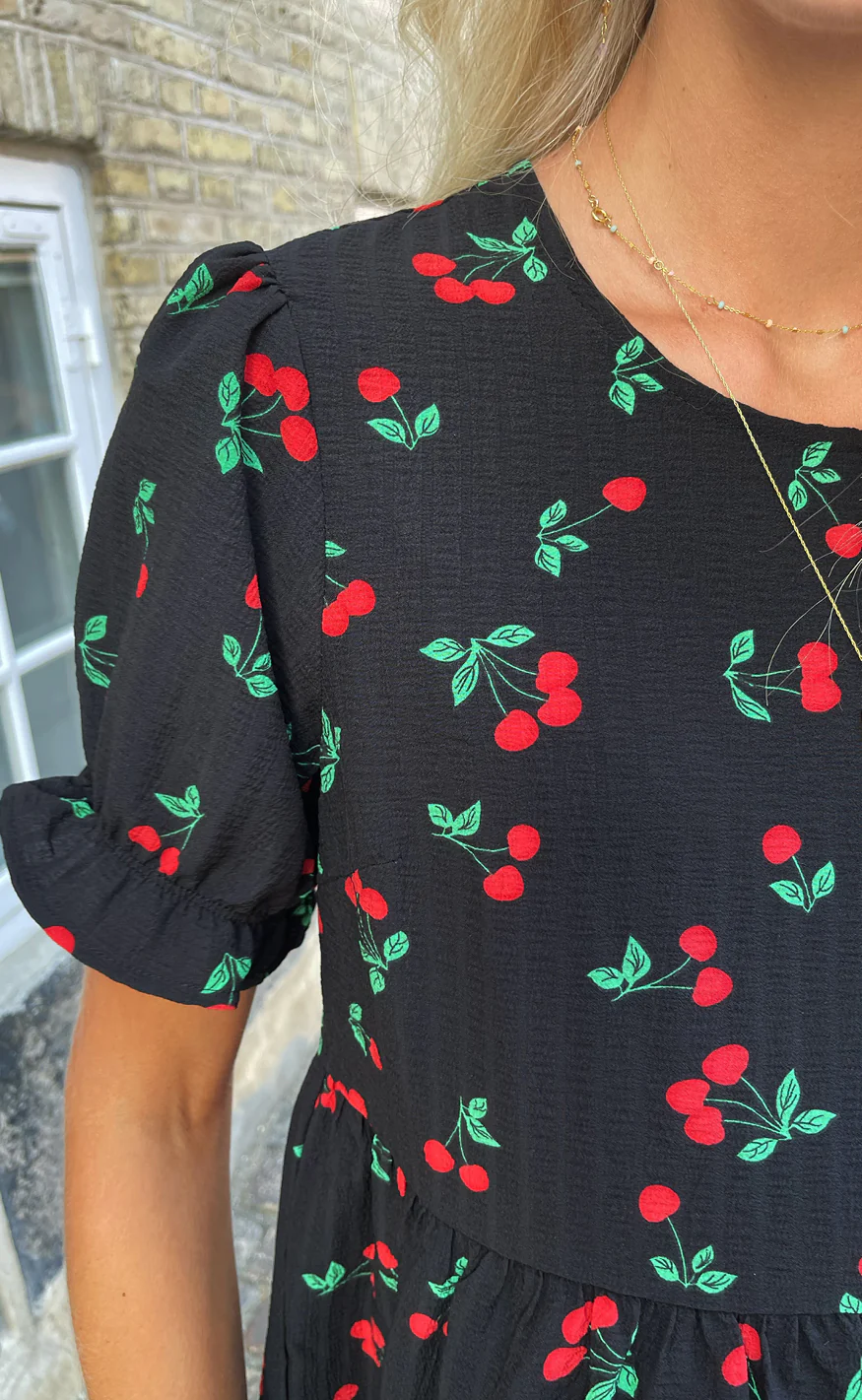 Say INA Copenhagen Kjole - Alma - Black W. Cherries - Image 8