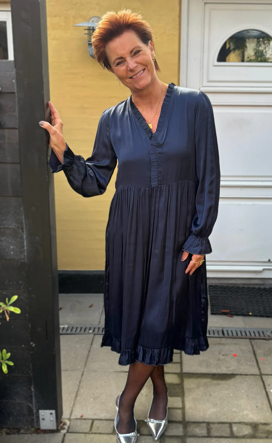 Say INA Copenhagen Kjole - Catja - Navy Blue Satin - Image 3