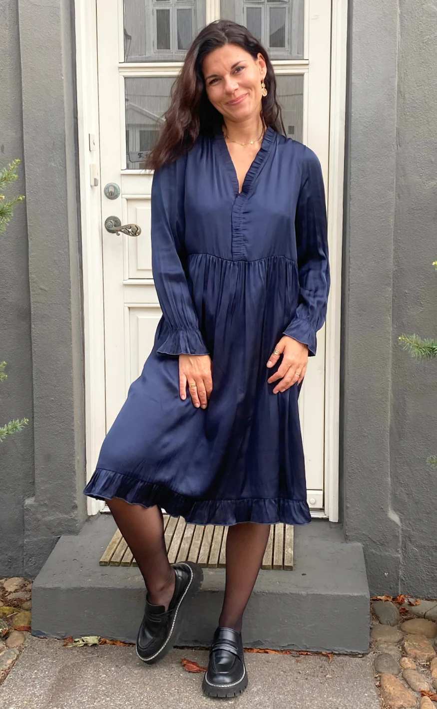 Say INA Copenhagen Kjole - Catja - Navy Blue Satin - Image 4