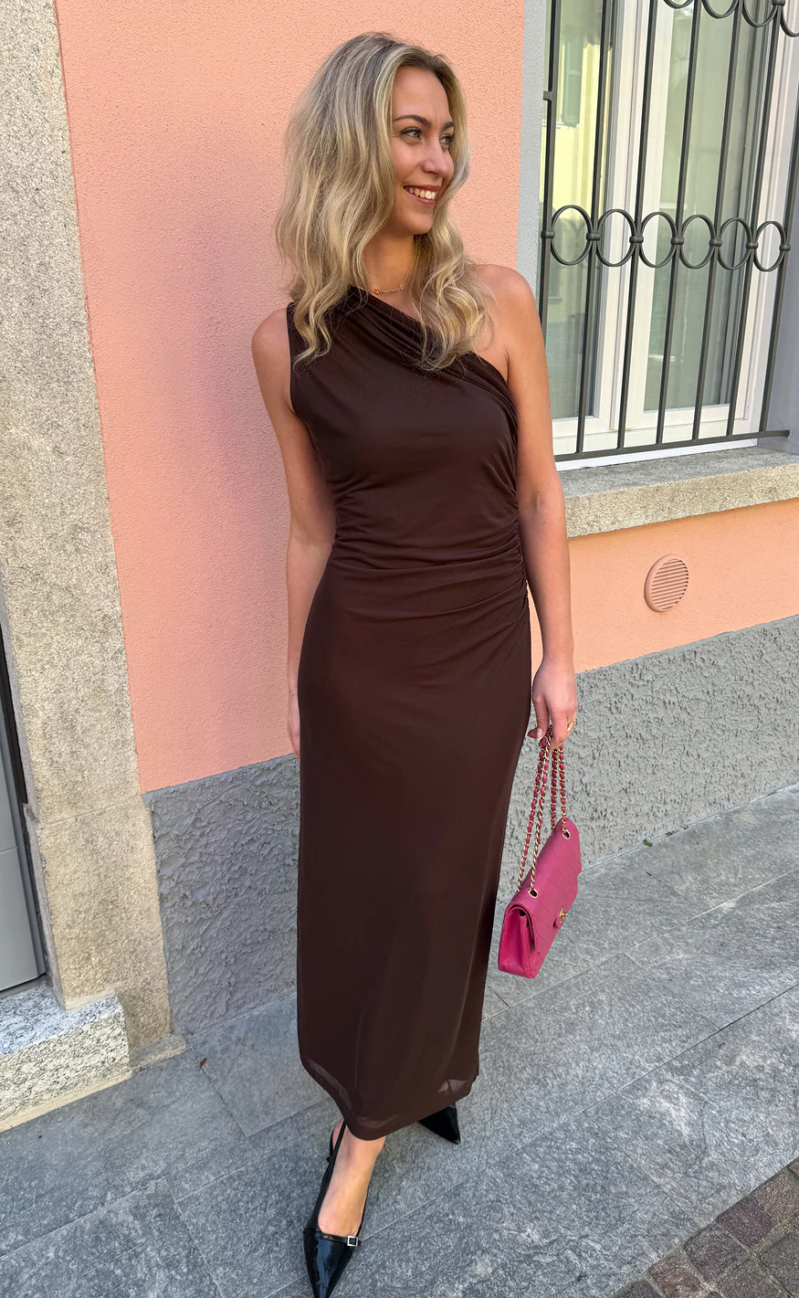 Say INA Copenhagen Kjole - Odine One Shoulder - Dark Brown Mesh - Image 2