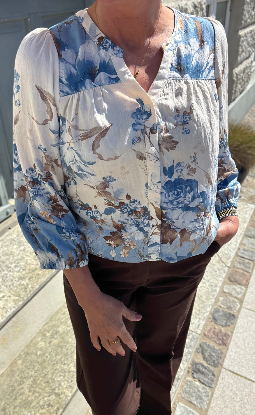 Say INA Copenhagen Skjorte - Carly - New Off White W. Blue / Brown Flowers - Image 3