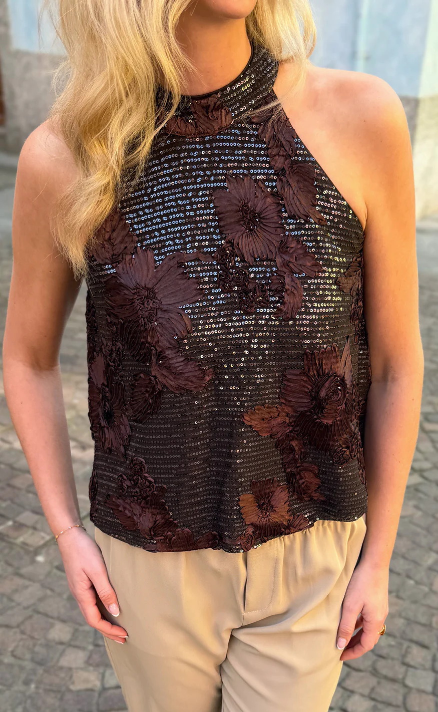 Say INA Copenhagen Top - Ava - Dark Brown Sequin W. Flowers - Image 7