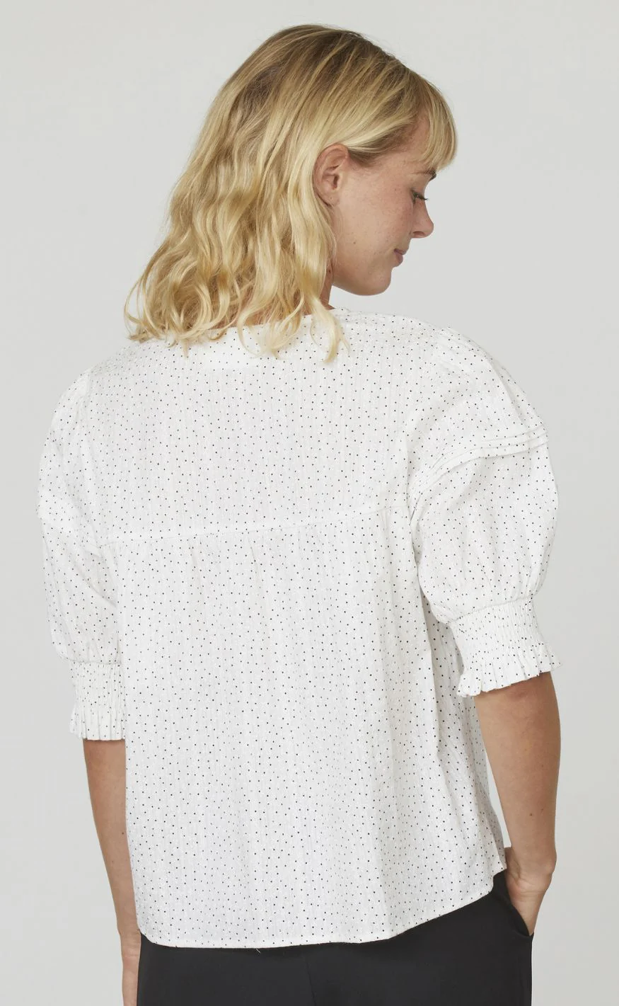 Sisters Point Top - EMRA-SS - Off White/Black - Image 3