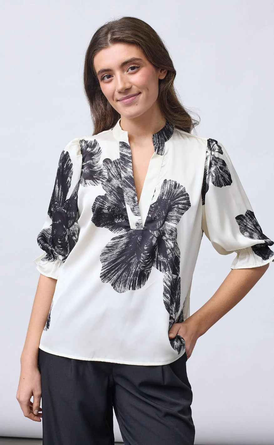 Sisters Point Top - VENNY-SS8 - Cream Flower - Image 2