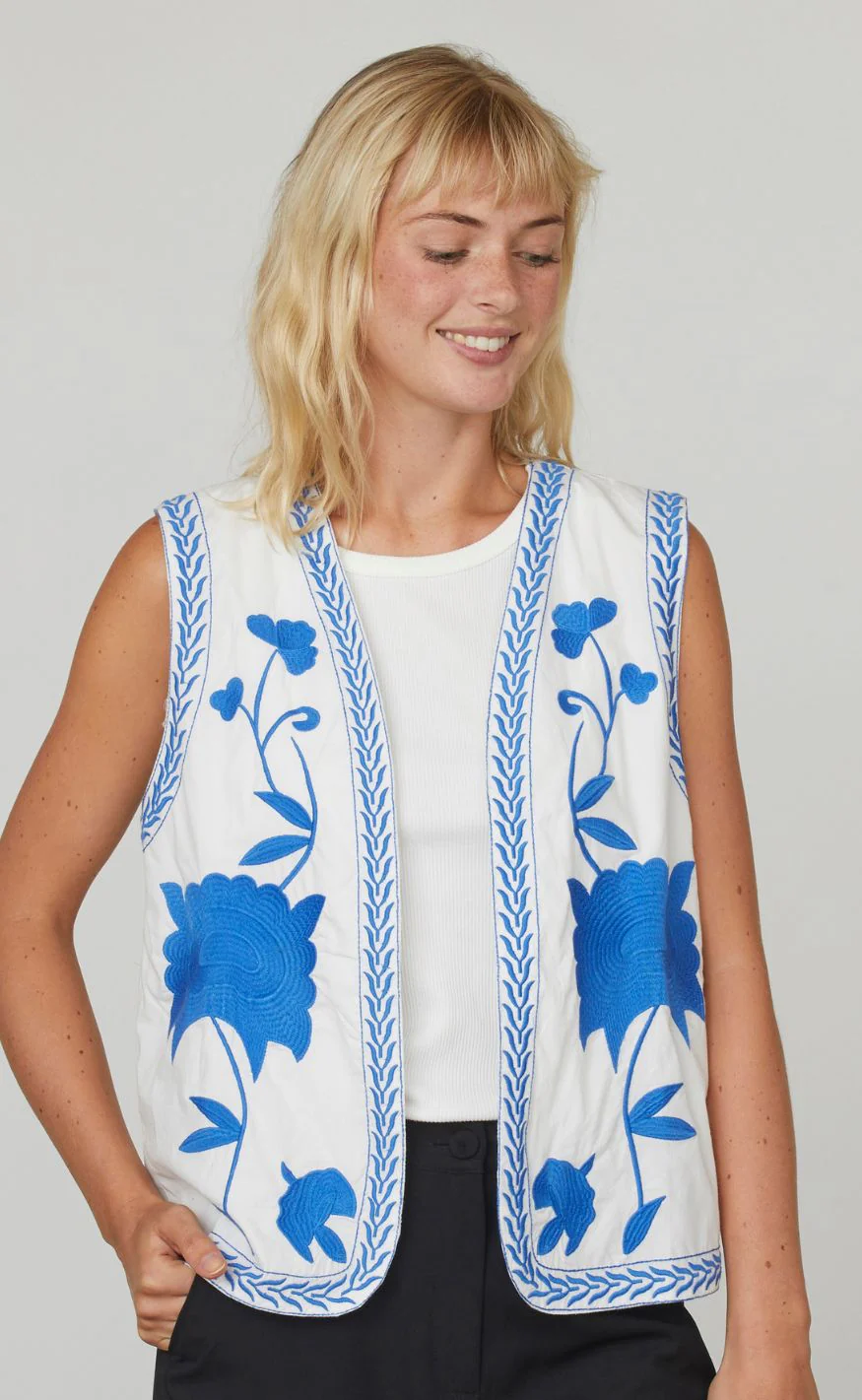 Sisters Point Vest - SAVANA-VE - White/Blue - Image 2